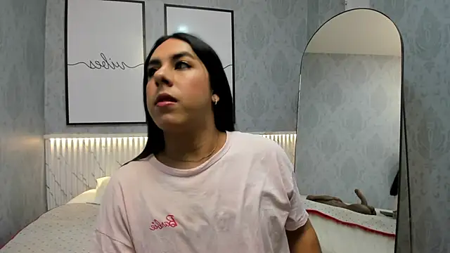 Ximenahott  online show from October 7, 2025, 10:05 am