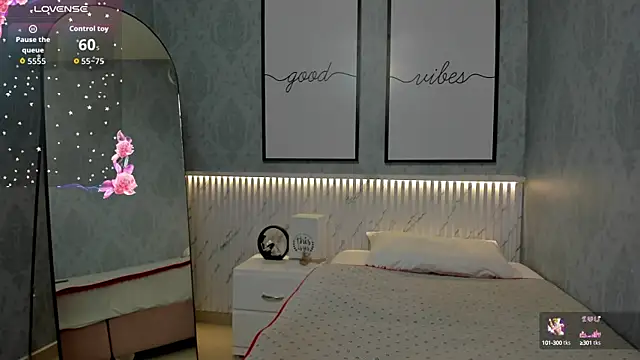 Ximenahott  online show from September 20, 2025, 10:09 am