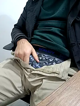 Snapshot of Yaman_33 chatting on February 3, 2026, 11:26 am Yaman 33 online show from February 3, 2026, 11:26 am