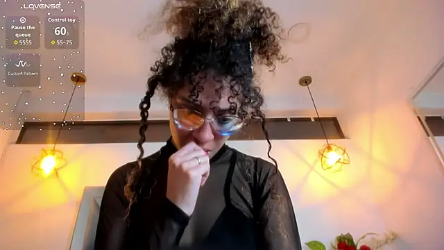 Snapshot of Hanna_Cornee_ chatting on February 20, 2026, 12:51 pm Hanna Cornee online show from February 20, 2026, 12:51 pm