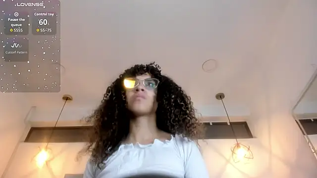 Snapshot of Hanna_Cornee_ chatting on February 10, 2026, 12:15 pm Hanna Cornee online show from February 10, 2026, 12:15 pm