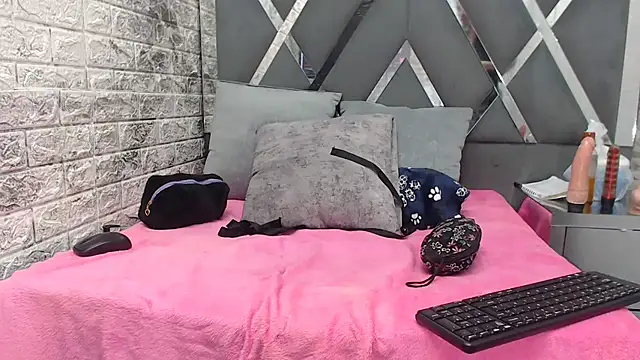 Snapshot of YanetRose chatting on October 27, 2025, 3:07 am YanetRose online show from October 27, 2025, 3:07 am