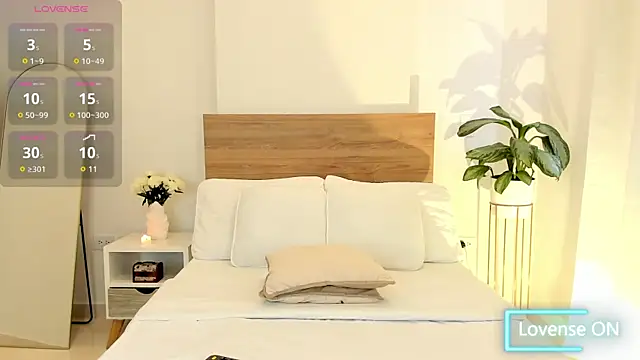 Snapshot of Lea_Joness chatting on January 11, 2026, 6:48 pm Lea Joness online show from January 11, 2026, 6:48 pm