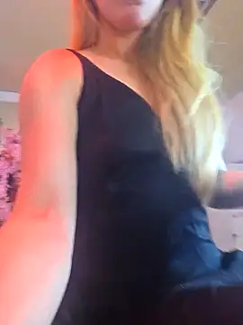 VesperVelvet online show from March 14, 2026, 3:45 am