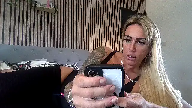 Snapshot of poppyinga1 chatting on September 14, 2025, 12:16 pm poppyinga1 online show from September 14, 2025, 12:16 pm