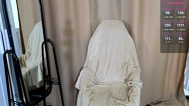 Snapshot of Candy_Flosse chatting on June 13, 2026, 6:00 am Candy Flosse online show from June 13, 2026, 6:00 am