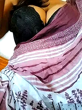 Snapshot of Ponds_beauty chatting on September 26, 2025, 4:30 am Ponds beauty online show from September 26, 2025, 4:30 am