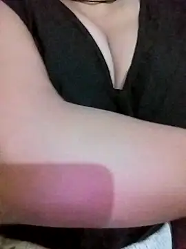 Snapshot of Ponds_beauty chatting on October 9, 2025, 2:28 pm Ponds beauty online show from October 9, 2025, 2:28 pm