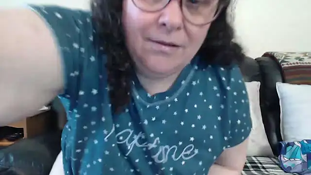 Juicy Julie469 online show from October 7, 2025, 9:16 pm