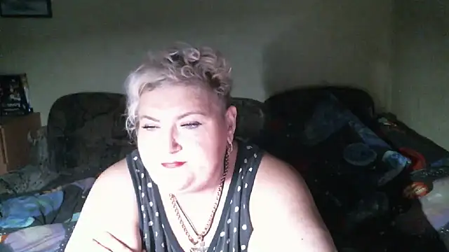 Snapshot of Lana555 chatting on September 22, 2025, 11:44 pm Lana555 online show from September 22, 2025, 11:44 pm