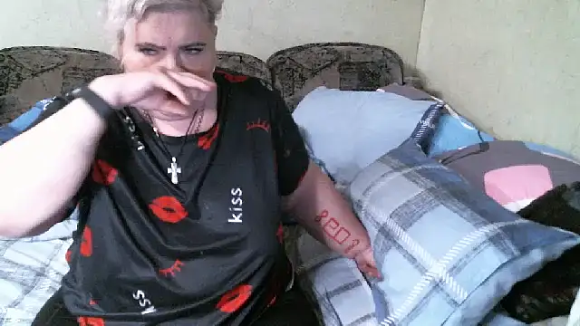 Snapshot of Lana555 chatting on September 18, 2025, 6:00 pm Lana555 online show from September 18, 2025, 6:00 pm