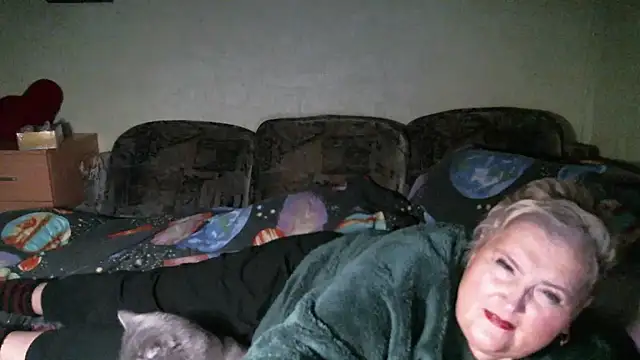 Snapshot of Lana555 chatting on February 12, 2026, 12:43 am Lana555 online show from February 12, 2026, 12:43 am