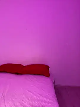 Snapshot of Mihadttraf chatting on September 18, 2025, 10:35 pm Mihadttraf online show from September 18, 2025, 10:35 pm