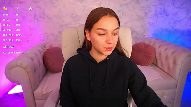 Snapshot of UrMuseOn chatting on September 29, 2025, 6:20 am UrMuseOn online show from September 29, 2025, 6:20 am