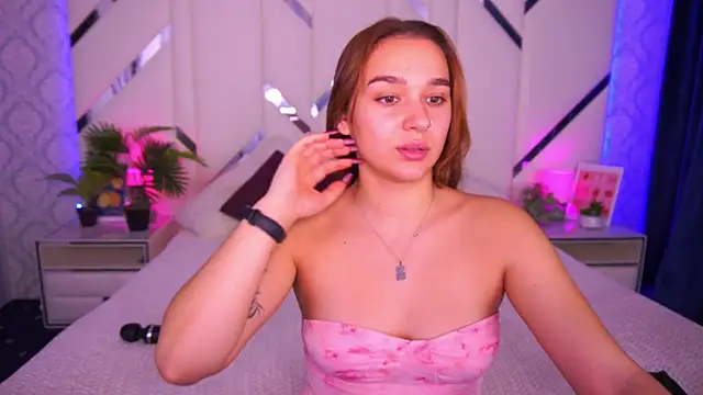 Snapshot of UrMuseOn chatting on October 29, 2025, 2:49 pm UrMuseOn online show from October 29, 2025, 2:49 pm