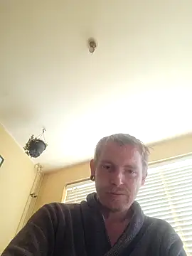 piercingpik online show from May 18, 2026, 9:47 am