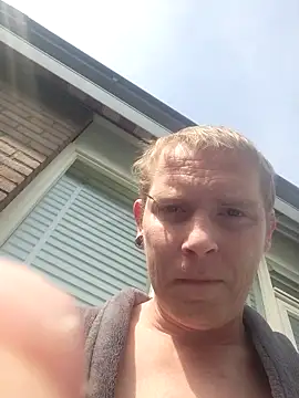 piercingpik online show from April 15, 2026, 10:10 am