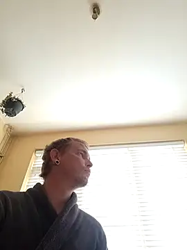 piercingpik online show from October 5, 2025, 2:52 pm