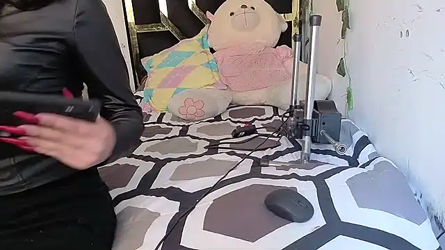 lucywhite13 online show from March 20, 2026, 7:15 pm