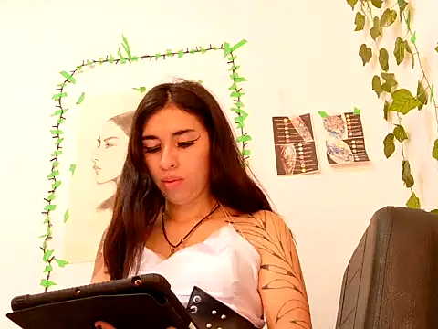 lucywhite13 online show from September 13, 2025, 6:41 pm