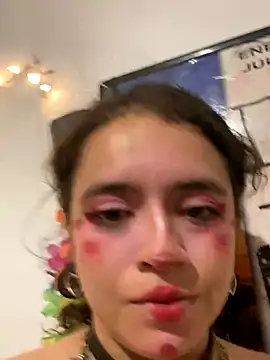 Snapshot of Lucy_YupiSweet chatting on November 2, 2025, 9:25 am Lucy YupiSweet online show from November 2, 2025, 9:25 am