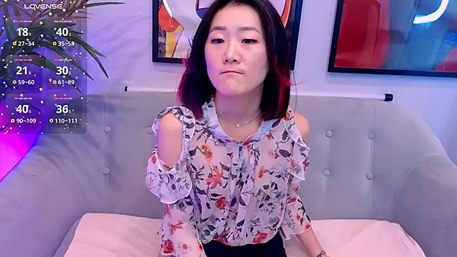 Snapshot of AikoYamada chatting on October 14, 2025, 6:25 am AikoYamada online show from October 14, 2025, 6:25 am