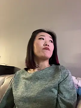 Snapshot of AikoYamada chatting on November 2, 2025, 6:51 am AikoYamada online show from November 2, 2025, 6:51 am