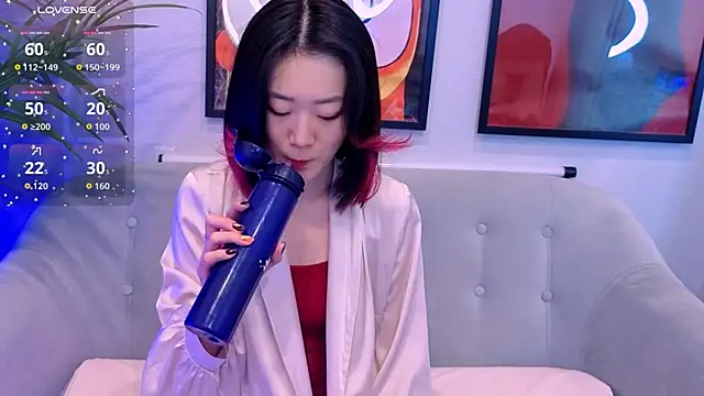 Snapshot of AikoYamada chatting on October 5, 2025, 7:32 am AikoYamada online show from October 5, 2025, 7:32 am