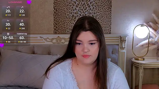 EmilyHyde online show from June 29, 2026, 8:41 pm