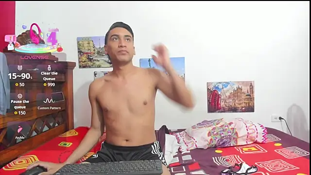 Snapshot of Roxana_Tony chatting on October 4, 2025, 2:02 am Roxana Tony online show from October 4, 2025, 2:02 am