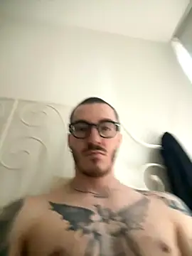 xAaronx9095 online show from September 26, 2025, 2:40 am