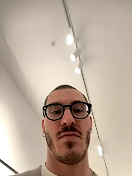 xAaronx9095 online show from September 25, 2025, 7:25 am