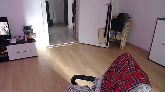 Snapshot of Aliens4twenty chatting on November 1, 2025, 7:24 am Aliens4twenty online show from November 1, 2025, 7:24 am