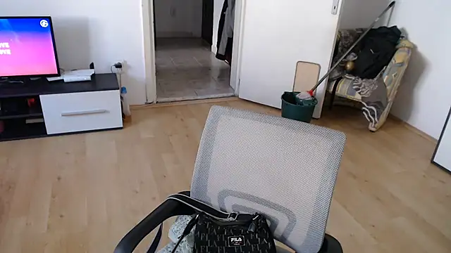 Snapshot of Aliens4twenty chatting on September 16, 2025, 6:14 am Aliens4twenty online show from September 16, 2025, 6:14 am