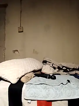 Snapshot of RFeltomWhitJ chatting on October 17, 2025, 2:26 am RFeltomWhitJ online show from October 17, 2025, 2:26 am