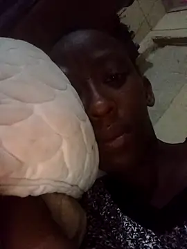 Snapshot of RFeltomWhitJ chatting on October 17, 2025, 10:11 pm RFeltomWhitJ online show from October 17, 2025, 10:11 pm