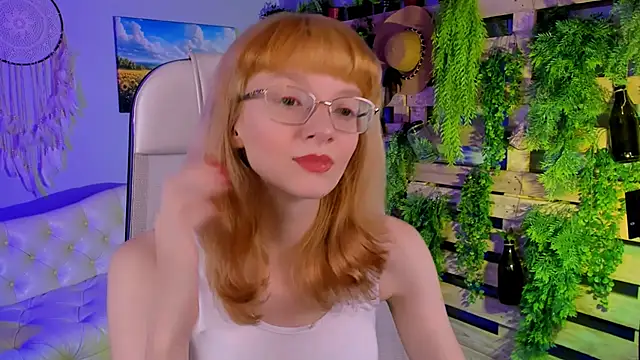 Snapshot of MollyJiggles chatting on October 12, 2025, 12:28 pm MollyJiggles online show from October 12, 2025, 12:28 pm