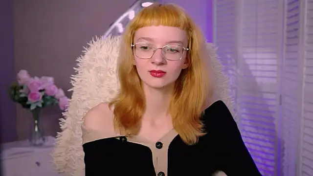 Snapshot of MollyJiggles chatting on October 18, 2025, 8:05 am MollyJiggles online show from October 18, 2025, 8:05 am