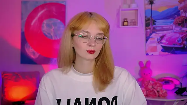 Snapshot of MollyJiggles chatting on October 14, 2025, 12:28 pm MollyJiggles online show from October 14, 2025, 12:28 pm