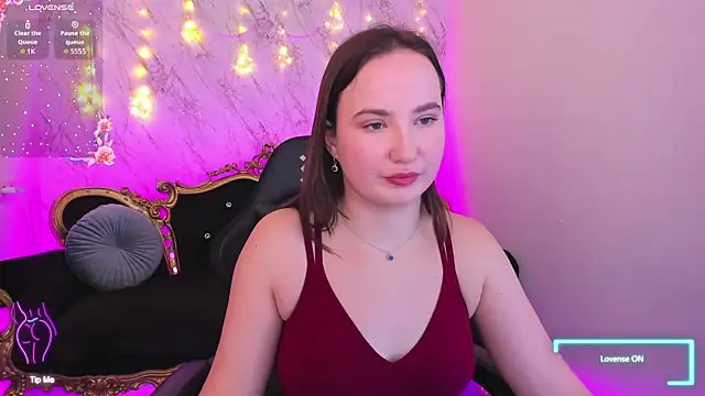 SofieBloom online show from January 8, 2026, 9:32 pm