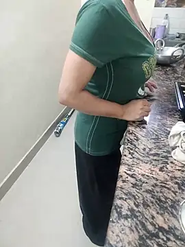 Snapshot of Pihu_Chopra chatting on October 30, 2025, 3:05 am Pihu Chopra online show from October 30, 2025, 3:05 am