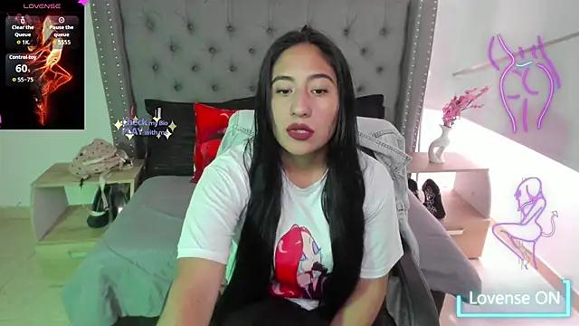 Viviene Price online show from September 18, 2025, 1:03 pm