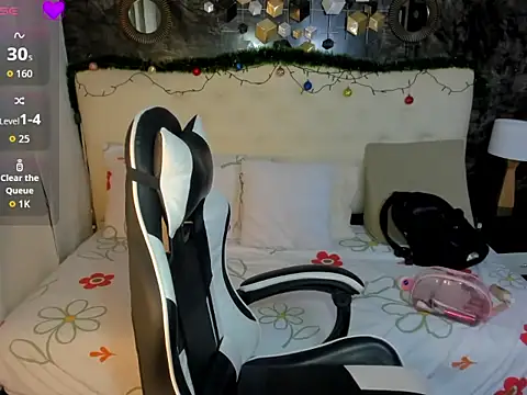 salome rojas  online show from December 17, 2025, 8:25 pm