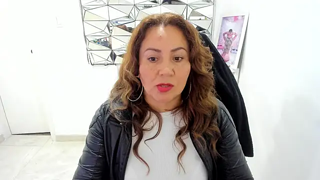 camixxx m online show from April 17, 2026, 1:25 pm