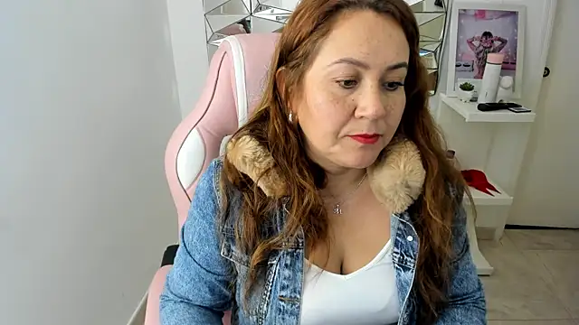 camixxx m online show from November 8, 2025, 12:42 pm