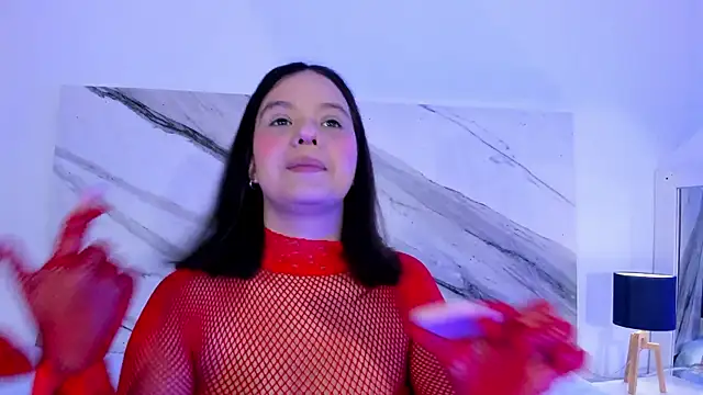 thamiina  online show from November 18, 2025, 7:17 pm