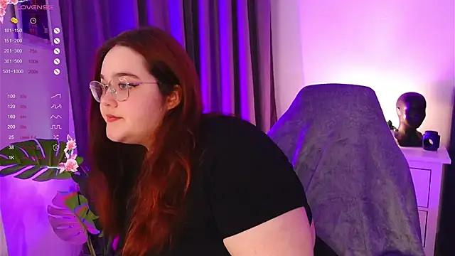 Neko Moor online show from November 28, 2025, 8:42 pm