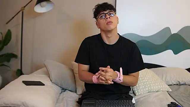 Snapshot of Ethan_occonor chatting on October 5, 2025, 6:42 pm Ethan occonor online show from October 5, 2025, 6:42 pm