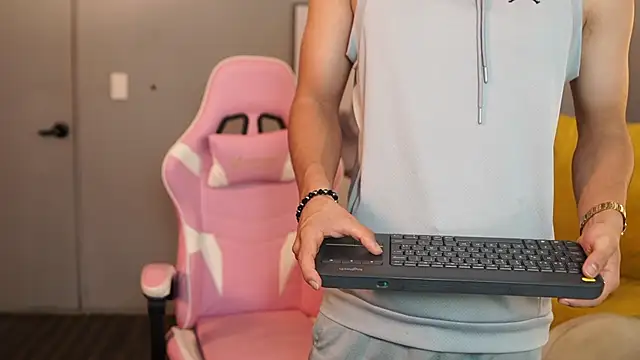 Snapshot of Ethan_occonor chatting on October 14, 2025, 11:22 am Ethan occonor online show from October 14, 2025, 11:22 am