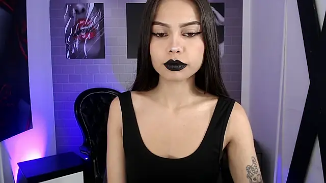 aleesha cameron02 online show from November 18, 2025, 12:30 pm